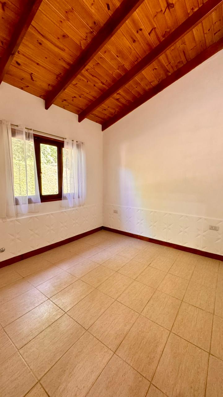 CASA EN BARRIO CUATRO HORIZONTES – V.G.B