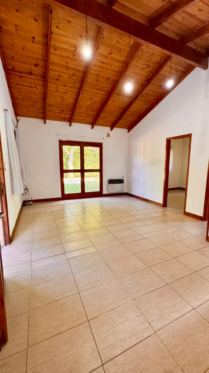 CASA EN BARRIO CUATRO HORIZONTES – V.G.B