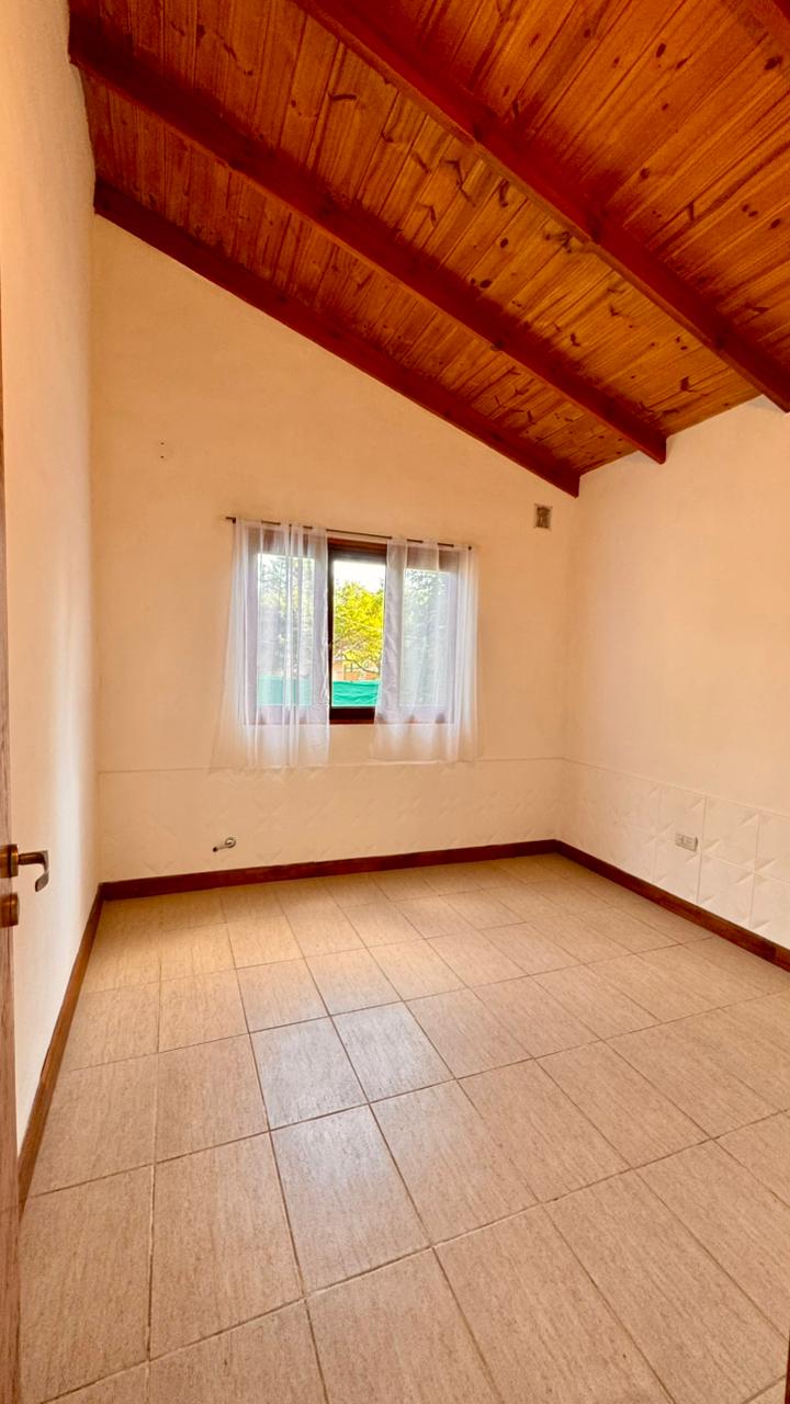 CASA EN BARRIO CUATRO HORIZONTES – V.G.B