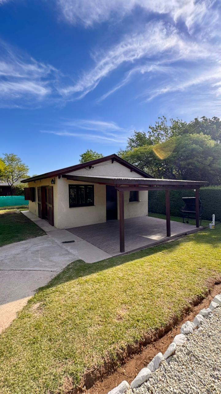 CASA EN BARRIO CUATRO HORIZONTES – V.G.B