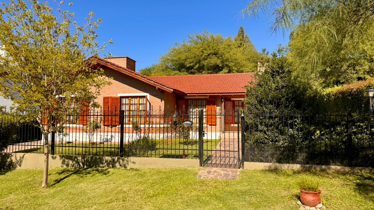 CASA EN VILLA GRAL BELGRANO EN PASAJE PRIVADO