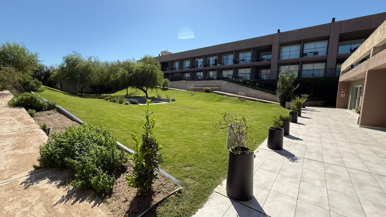 DEPARTAMENTOS FINANCIADOS FRENTE AL LAGO