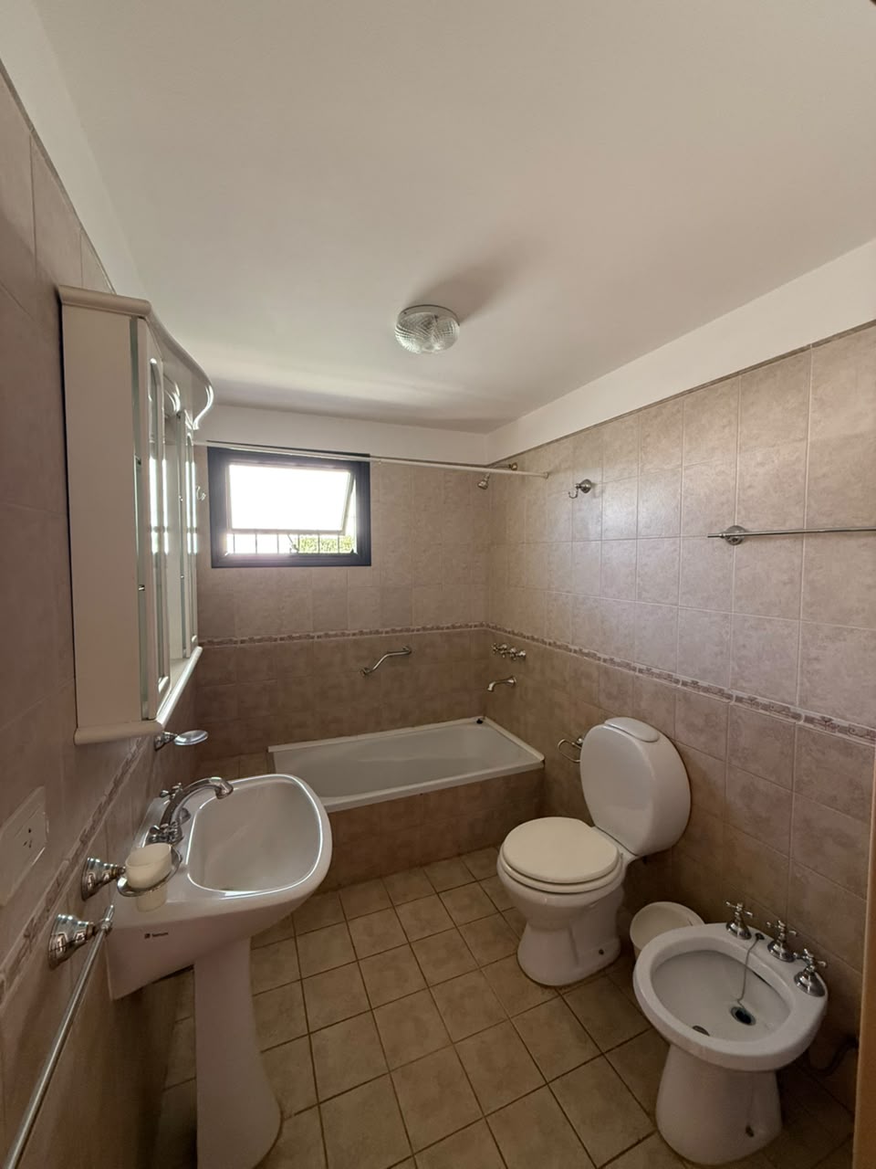 CASA EN VILLA GRAL BELGRANO EN PASAJE PRIVADO